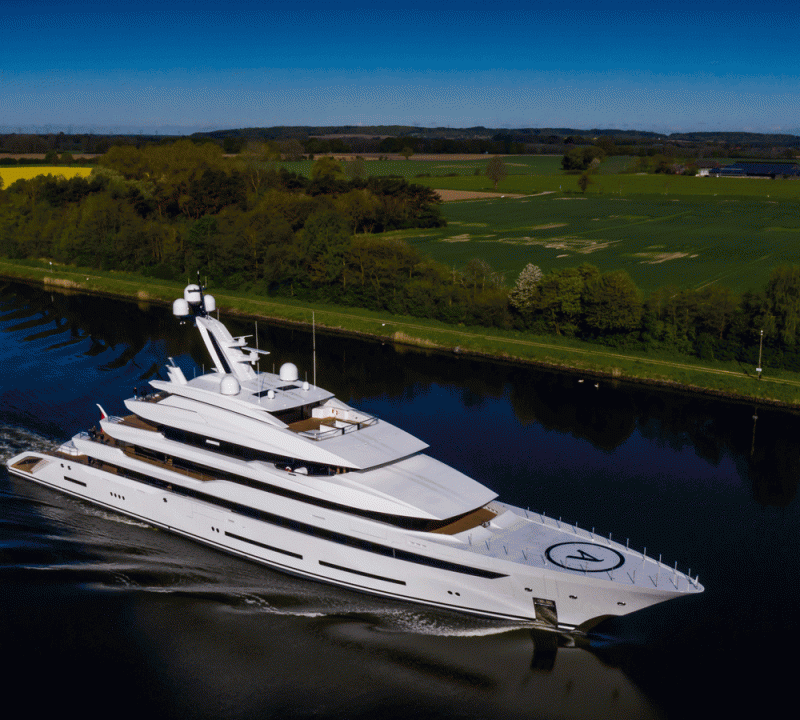 Yacht PROJECT HAWAII, LURSSEN CHARTERWORLD Luxury Superyacht Charters